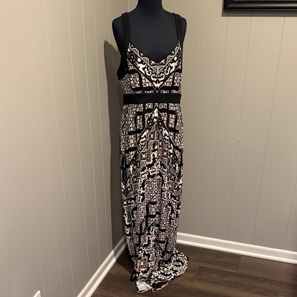 White House Black Market Dresses & Skirts - White House Black Market Women’s Large  Geometric Black and White Maxi Dress